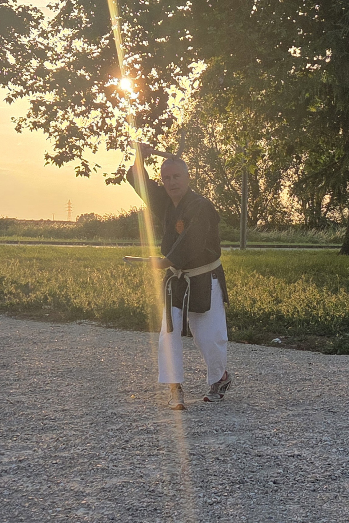 Kobudo au kama face au soleil couchant - KKB juin 2026
